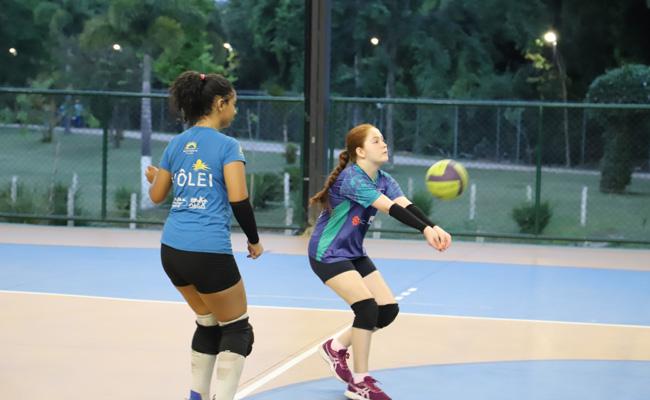 Vôlei Feminino Adulto (+18)